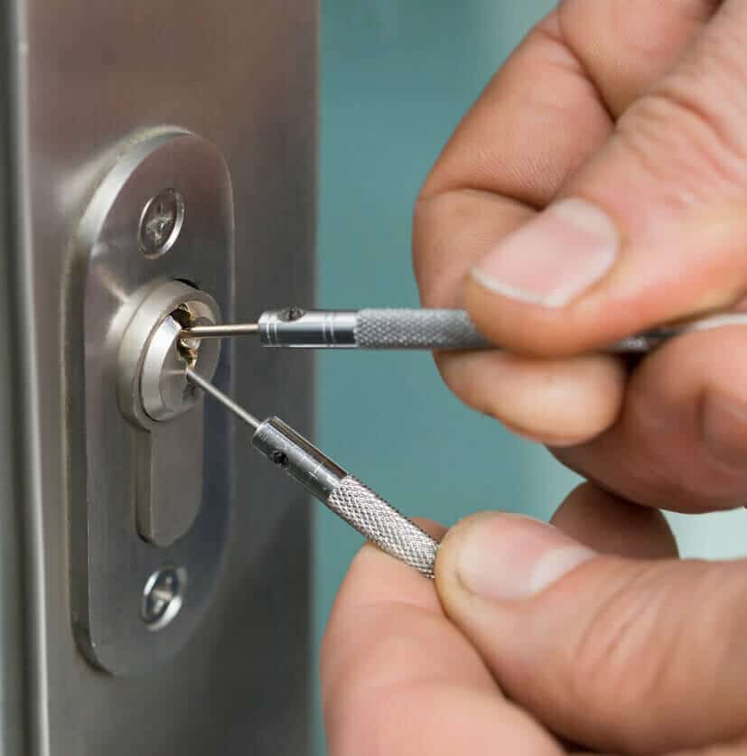 deblocari usi bucuresti